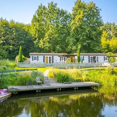 Single-story By The Pond No 5 * دارووفكو
